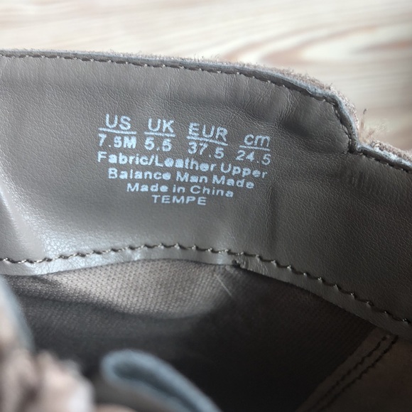 Carlos Santana Tempe Ankle Bootie - Picture 7 of 10